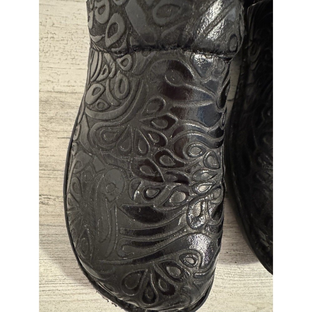 BOC Born Concepts Womens 10W Peggy Clog Embossed Paisley Black Slip On Mule - Picture 6 of 9